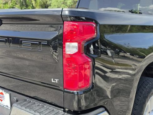 Used 2021 Chevrolet Silverado 1500 LT RWD image 11