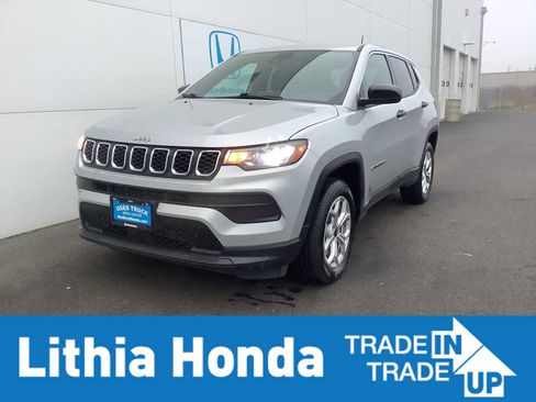 Used 2025 Jeep Compass Sport image 1