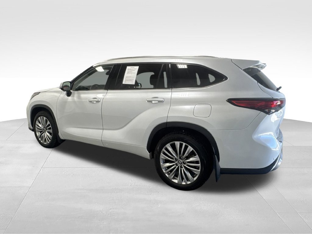 Used 2023 Toyota Highlander Platinum AWD/4WD image 10