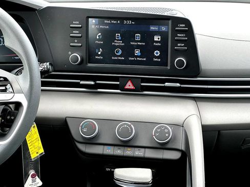 Used 2025 Hyundai Elantra SE w/ Cargo Package FWD image 31