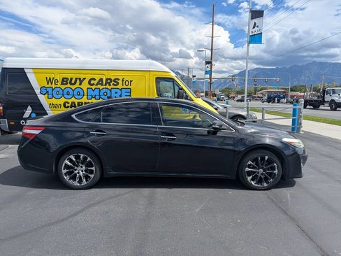 Used 2015 Toyota Avalon Limited w/ Technology Package FWD image 2