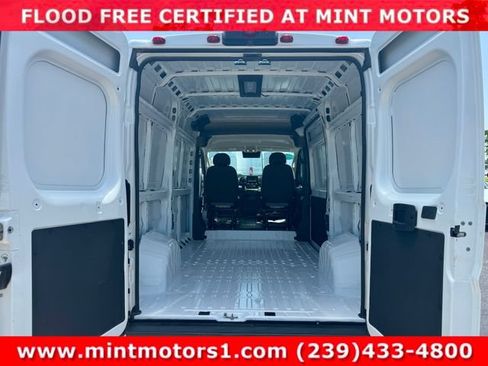Used 2025 RAM ProMaster 2500 w/ Convenience Group FWD image 15