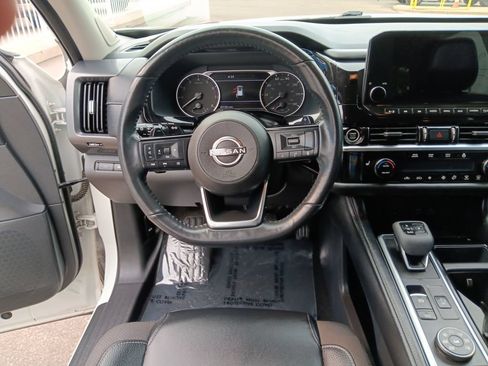 Used 2023 Nissan Pathfinder SL w/ SL Premium Package AWD/4WD image 13