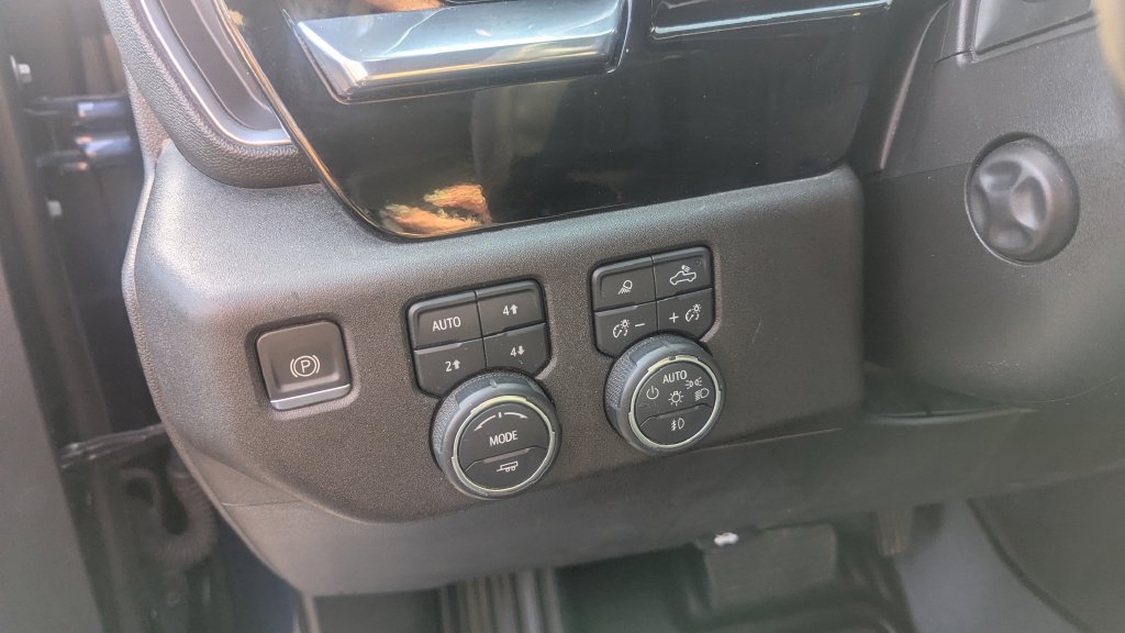 Used 2023 Chevrolet Silverado 1500 LTZ AWD/4WD image 20
