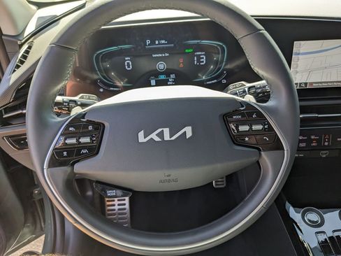 Certified 2025 Kia Niro EX Touring image 27