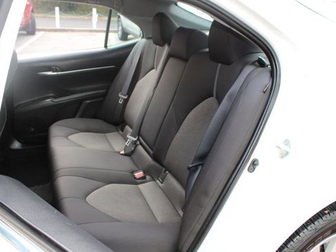 Used 2021 Toyota Camry LE image 14