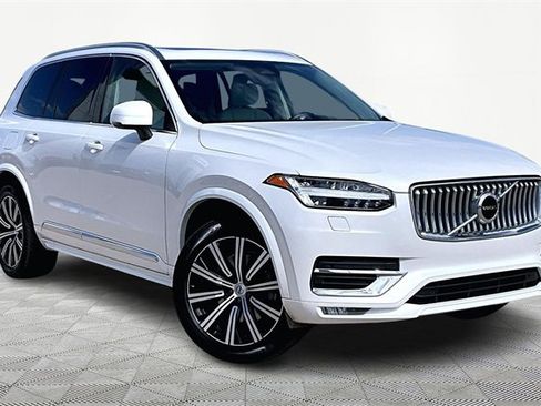 Used 2024 Volvo XC90 B5 Core w/ Protection Package Premier image 11