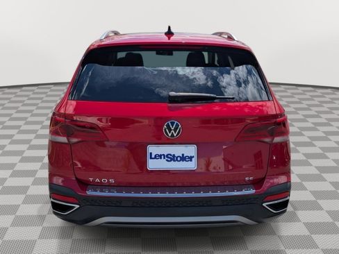 Used 2022 Volkswagen Taos SE FWD image 4