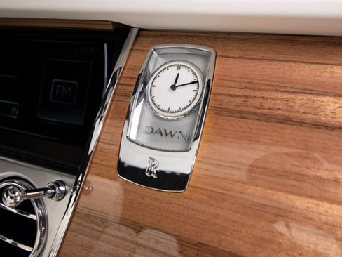 Used 2020 Rolls-Royce Dawn RWD image 51