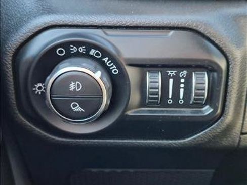 Used 2020 Jeep Gladiator Overland AWD/4WD image 16