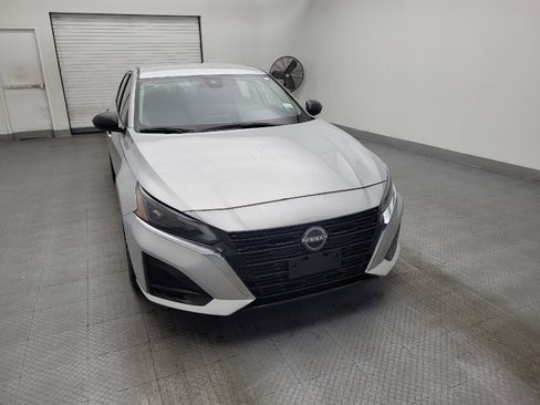 Used 2024 Nissan Altima 2.5 SV image 14