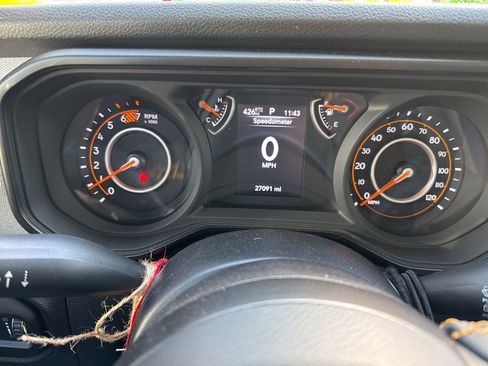 Used 2024 Jeep Wrangler Sport S image 13