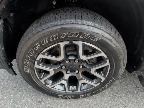 Used 2025 RAM 1500 Laramie w/ Sport Appearance Package AWD/4WD image 9