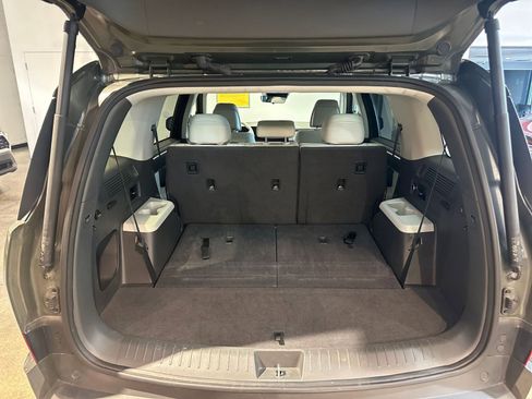 Used 2025 Hyundai Santa Fe SEL image 32