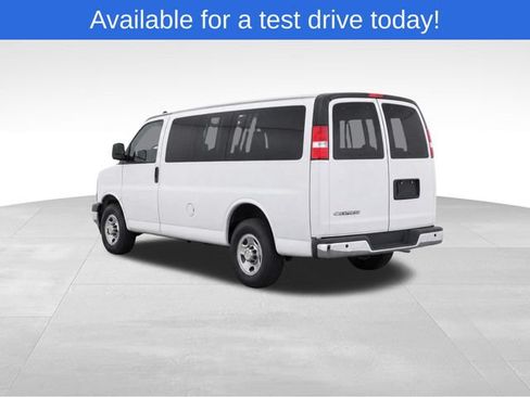 Used 2025 Chevrolet Express 3500 LT w/ LT Preferred Equipment Group RWD image 3