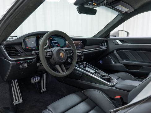 Used 2025 Porsche 911 Turbo S AWD/4WD image 17