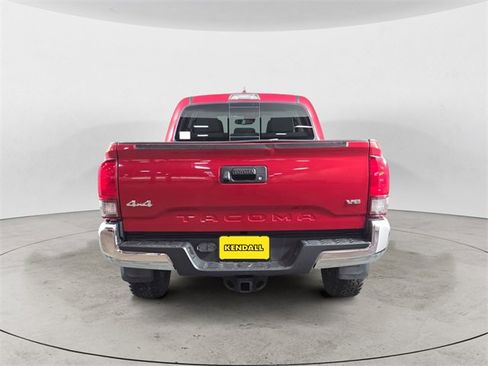 Used 2018 Toyota Tacoma SR5 image 4