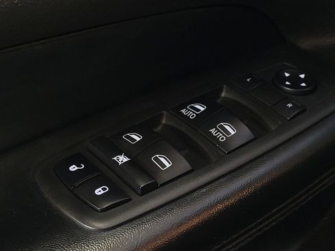 Used 2019 Jeep Grand Cherokee Limited w/ Trailer Tow Group IV image 27