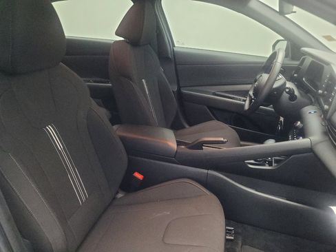 Used 2025 Hyundai Elantra Sport FWD image 21