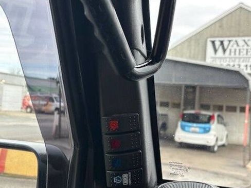 Used 2017 Jeep Wrangler Unlimited Sport w/ Quick Order Package 24S image 3