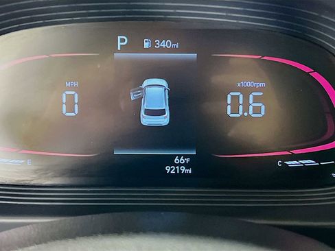 Used 2024 Hyundai Venue SE image 12