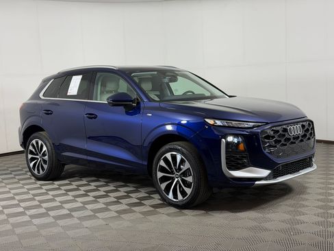 New 2026 Audi Q3 quattro 2.0T AWD/4WD image 7