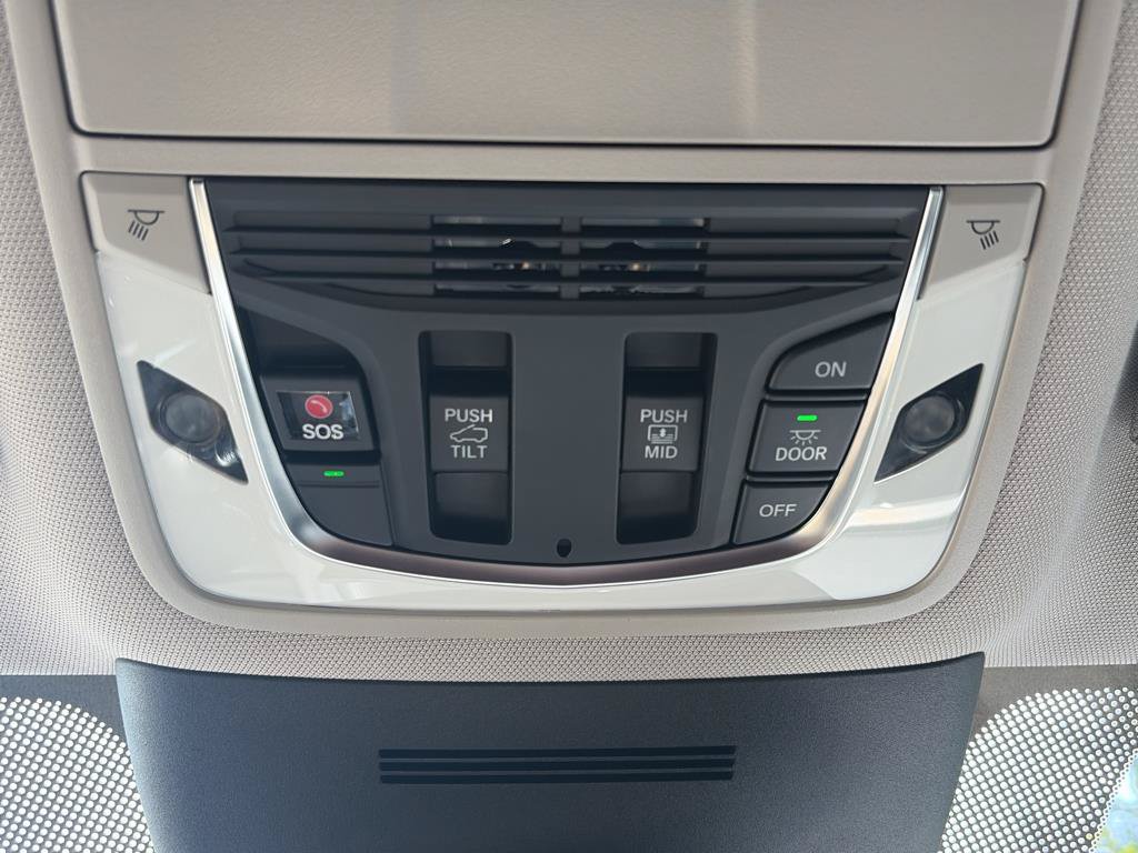 Certified 2025 Acura MDX SH-AWD image 17