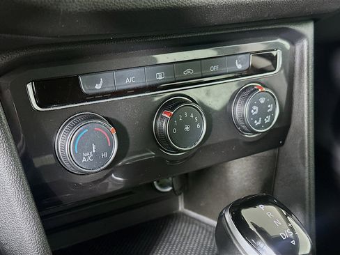 Used 2024 Volkswagen Tiguan Wolfsburg Edition image 22