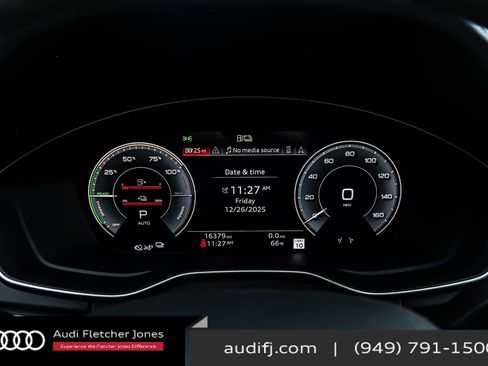 Used 2024 Audi Q5 e Prestige w/ Prestige Package image 19