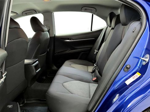 Certified 2018 Toyota Camry LE w/ Convenience Package image 18