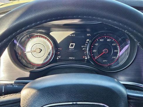 Used 2018 Dodge Charger SXT w/ Blacktop Package image 8