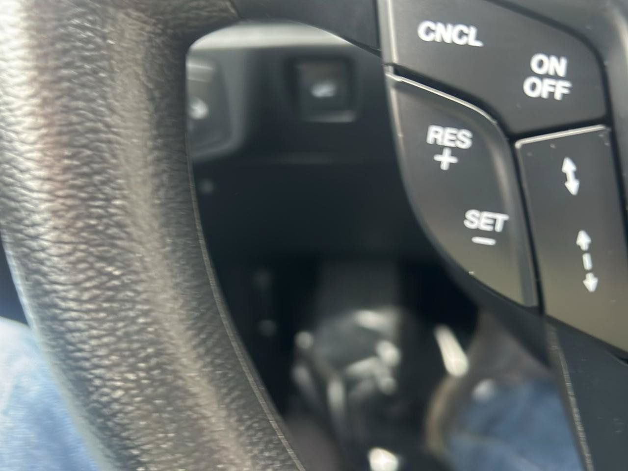 Used 2020 Ford Fusion SE FWD image 25