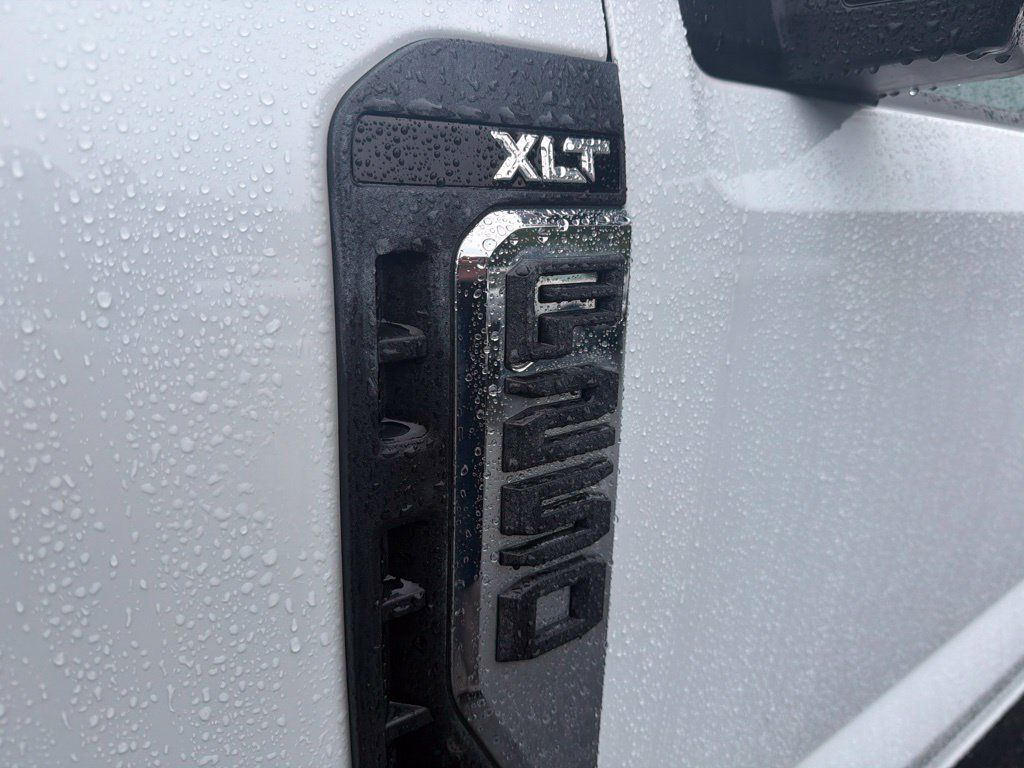 Used 2024 Ford F250 XLT w/ FX4 Off-Road Package AWD/4WD image 6
