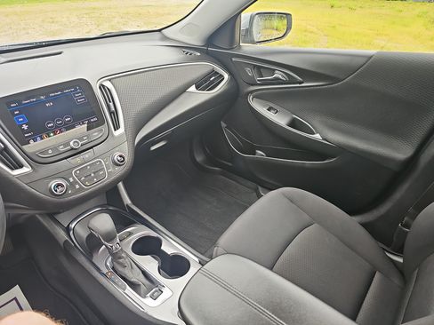 Used 2024 Chevrolet Malibu LT FWD image 24