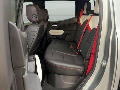 New 2025 GMC Canyon AT4 w/ AT4X AEV Edition AWD/4WD image 32