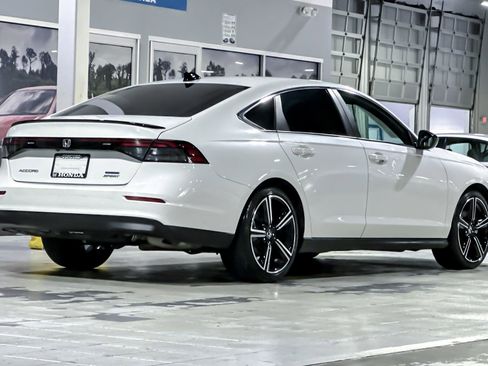Used 2024 Honda Accord Sport image 8