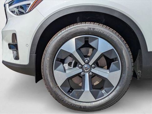 New 2026 Volvo XC40 B5 Plus w/ Protection Package Premier image 8