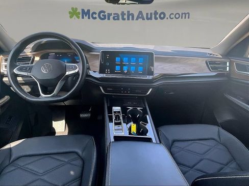 Used 2024 Volkswagen Atlas SE AWD/4WD image 9