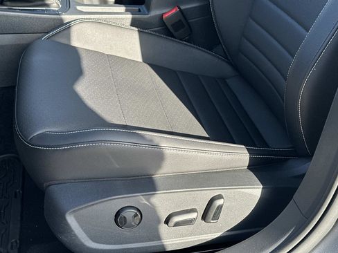 Used 2022 Volkswagen Jetta SE w/ Panoramic Sunroof Package image 18