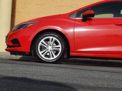 Used 2017 Chevrolet Cruze LT w/ Convenience Package image 10