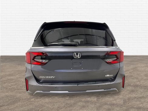 New 2026 Honda Odyssey Touring image 5