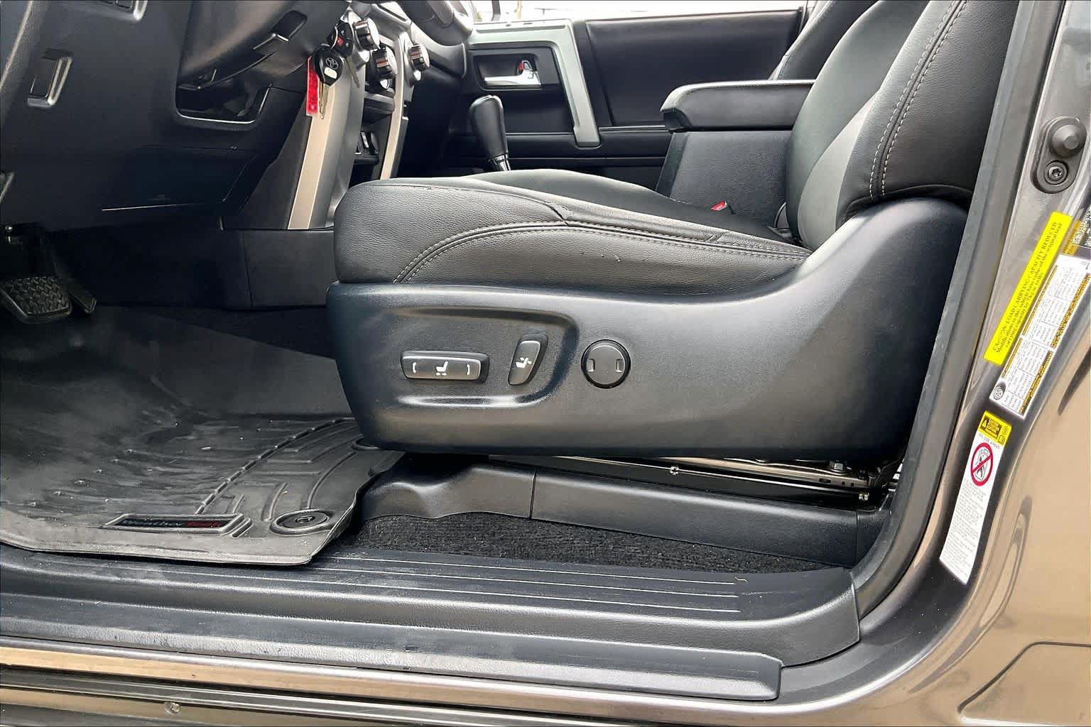 Used 2019 Toyota 4Runner SR5 Premium RWD image 35