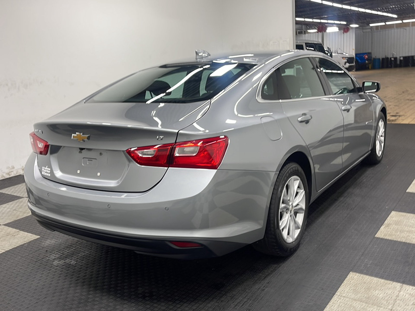 Used 2025 Chevrolet Malibu LT FWD image 17