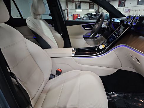 New 2026 Mercedes-Benz GLC 300 image 10