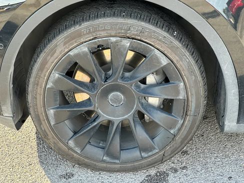 Used 2020 Tesla Model Y Long Range AWD/4WD image 28