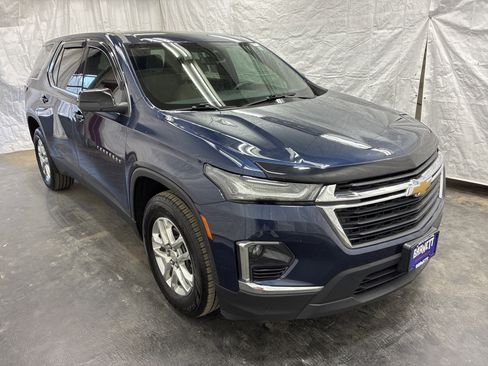 Used 2022 Chevrolet Traverse LS AWD/4WD image 2