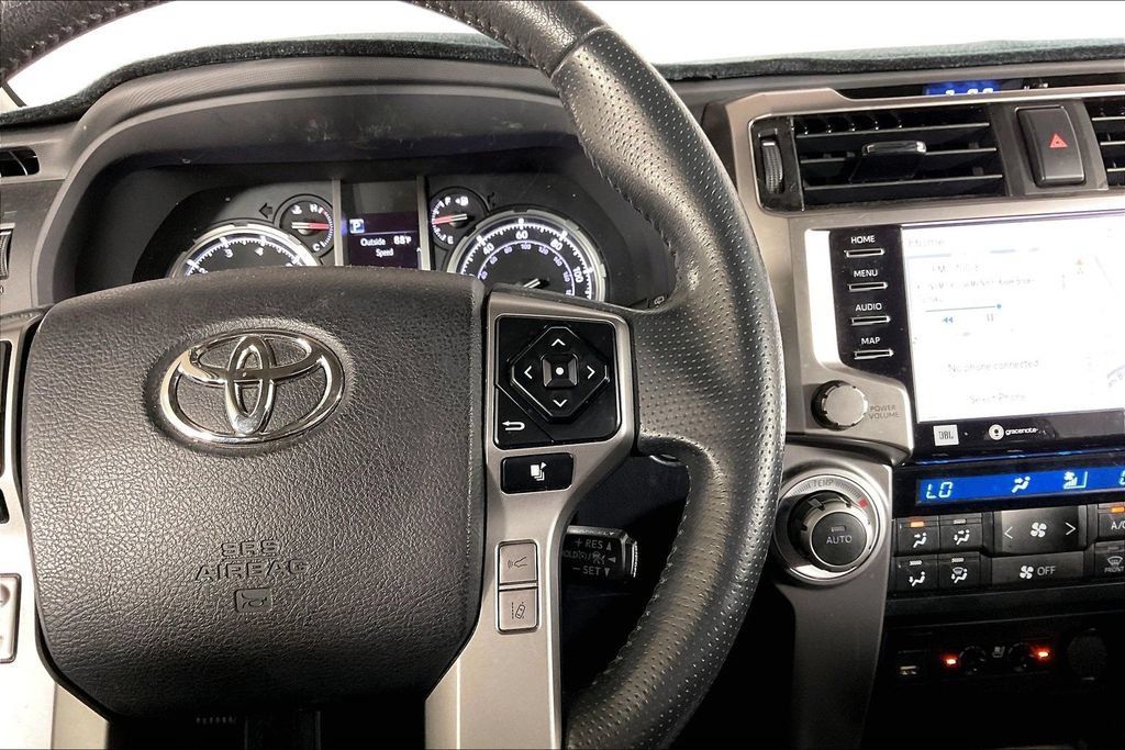 Used 2022 Toyota 4Runner Limited AWD/4WD image 19