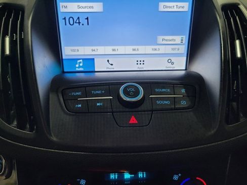 Used 2019 Ford Escape SE image 32