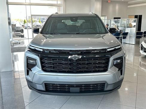 New 2026 Chevrolet Traverse LT w/ Midnight/Sport Edition image 2