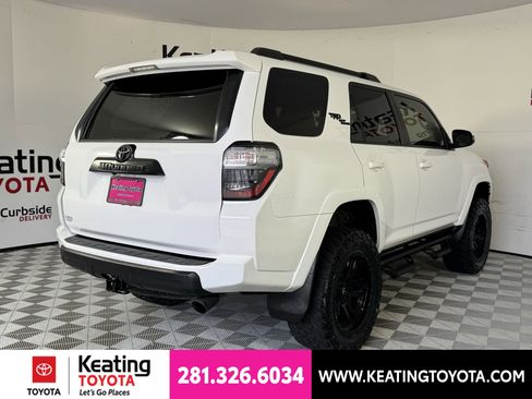 Used 2021 Toyota 4Runner TRD Off-Road Premium w/ Moonroof Package AWD/4WD image 5